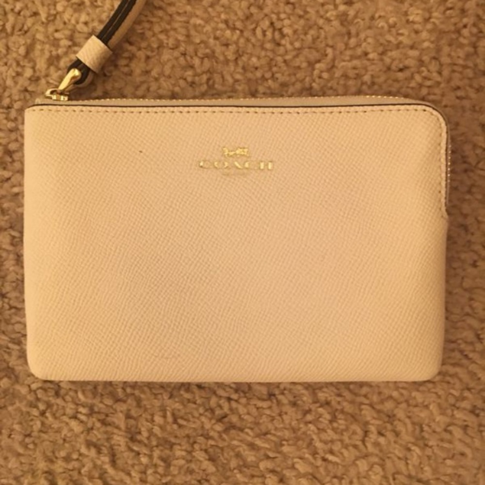 Coach wristlet brand new